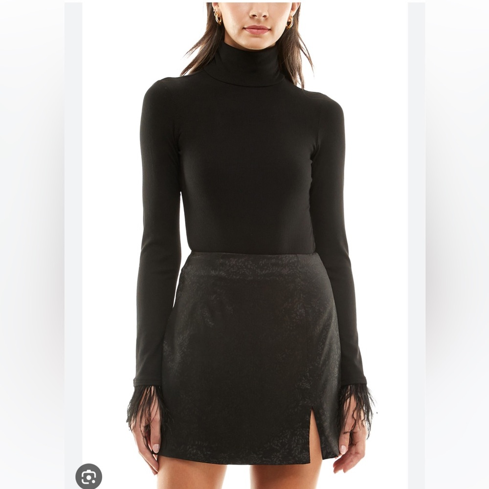 Wayf x Jourdan Sloane Hold Please Feather Turtleneck Bodysuit, size XL, NWOT